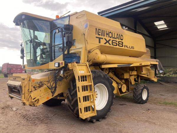 New Holland TX68 PLUS